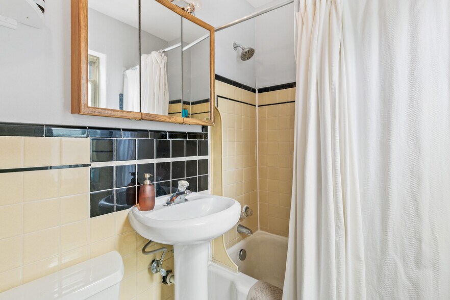 More Photos Of 1195 Birch St, Denver Multifamily For Sale