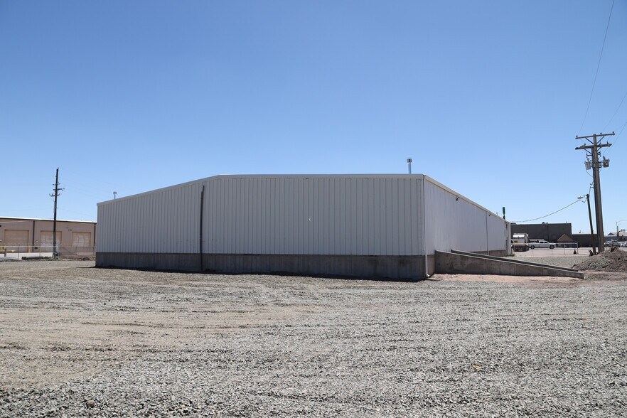 More Photos Of 2302 W Lincolnway, Cheyenne Light Manufacturing For Lease
