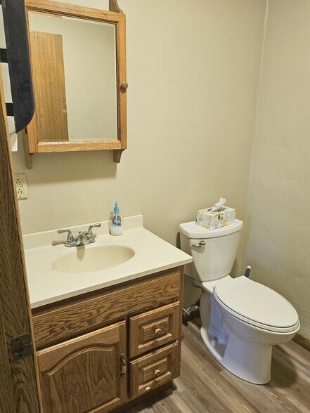 More Photos Of 662 New Castle Rd, Butler Office For Sale