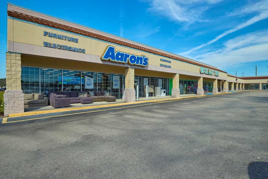 More Photos Of 10230-10368 S US Highway 1, Port Saint Lucie General Retail For Sale