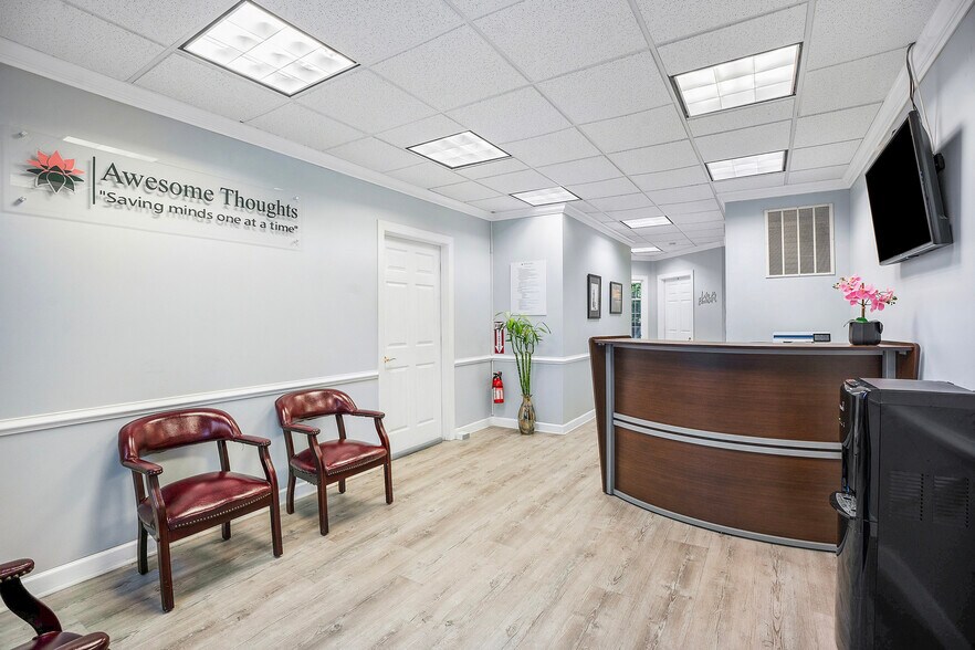 More Photos Of 7901-7915 Belle Point Dr, Greenbelt Office For Sale