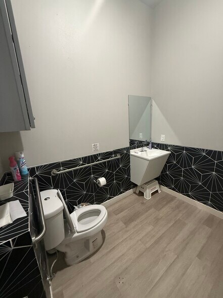 More Photos Of 11655 Independence Pky, Frisco Unknown For Lease