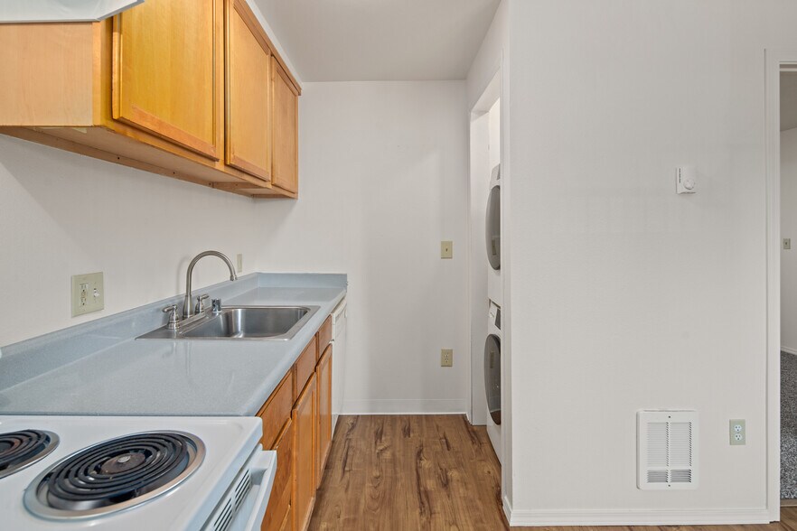 More Photos Of 812 10th St NE, Auburn Apartments For Sale