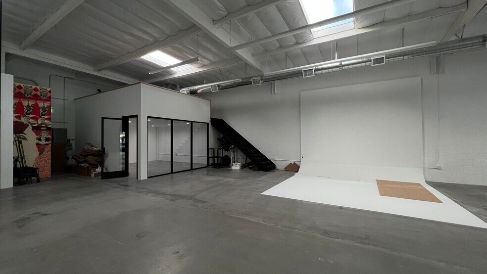 More Photos Of 683 Imperial St, Los Angeles Storefront Retail Office For Lease
