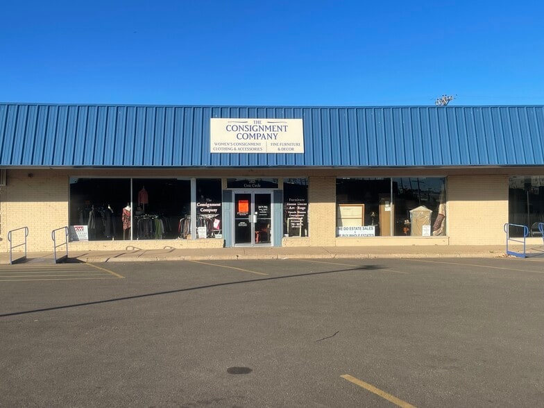 More Photos Of 2803-2823 Civic Cir, Amarillo Storefront For Lease