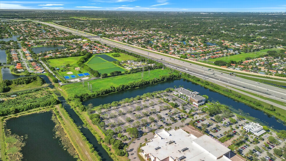 More Photos Of 15601 Sheridan St, Davie Unknown For Lease