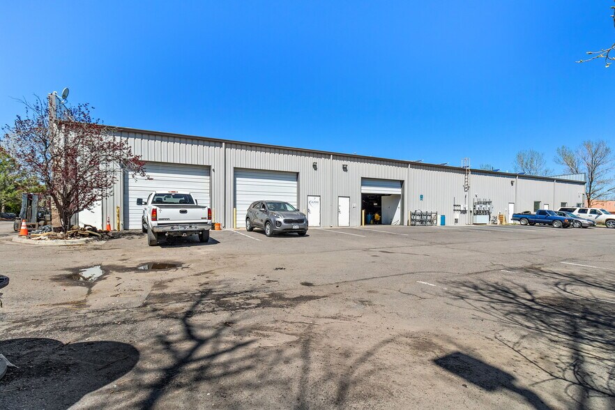 More Photos Of 15534 E Hinsdale Cir, Centennial Light Distribution For Lease