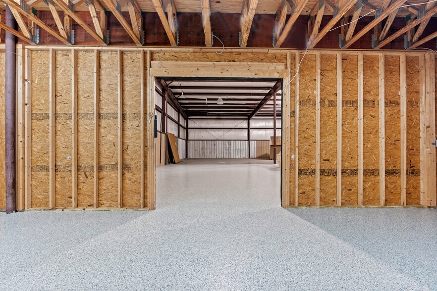 More Photos Of 7065 NW 22nd St, Gainesville Warehouse For Lease