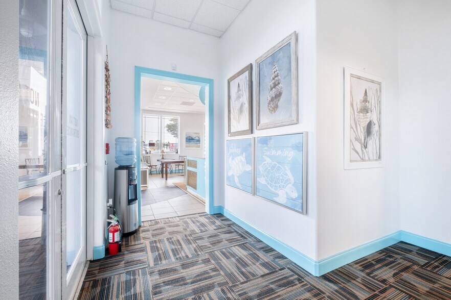 More Photos Of 503A Harbor Blvd, Destin Flex For Lease