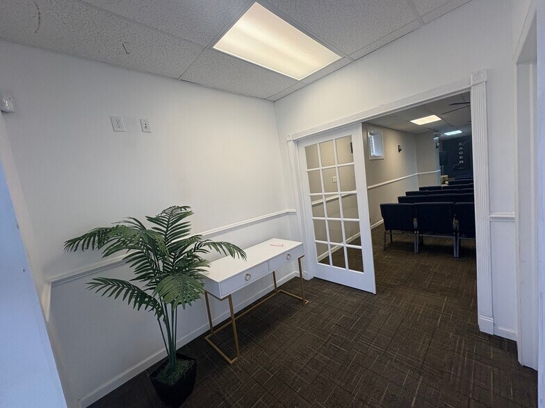 More Photos Of 1512 N French St, Wilmington Office For Sale
