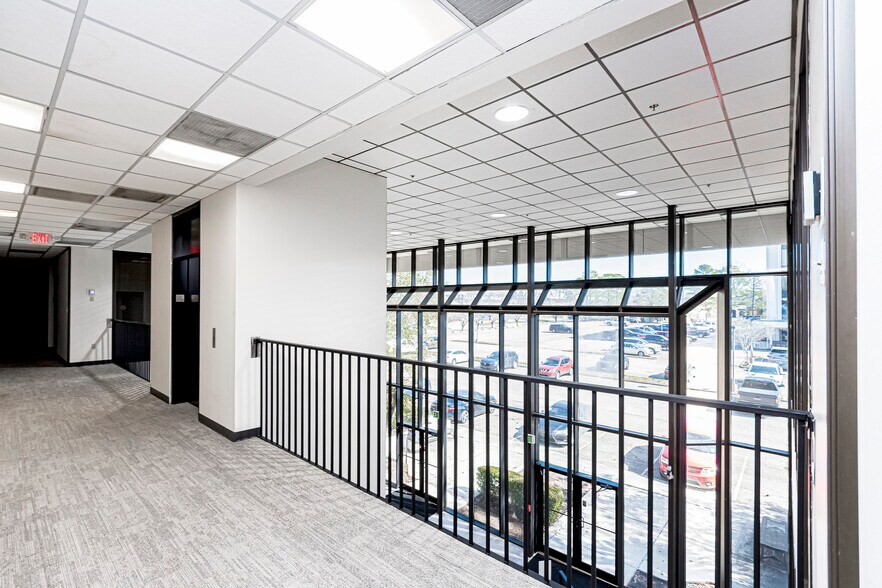 More Photos Of 11550 Newcastle Ave, Baton Rouge Office For Lease