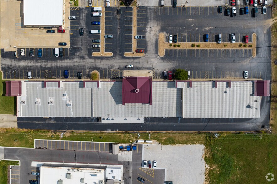 More Photos Of 800 E Aldrich Rd, Bolivar Freestanding For Lease