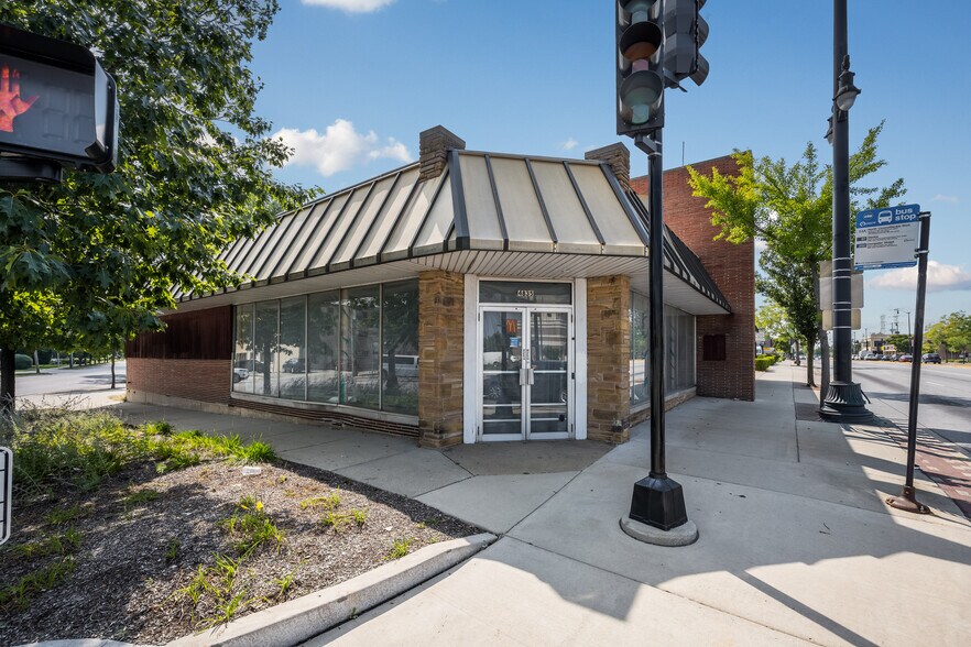 Primary Photo Of 4835 Dempster St, Skokie Freestanding For Sale