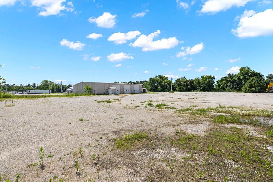 More Photos Of 825 MO-59, Carthage Industrial For Lease