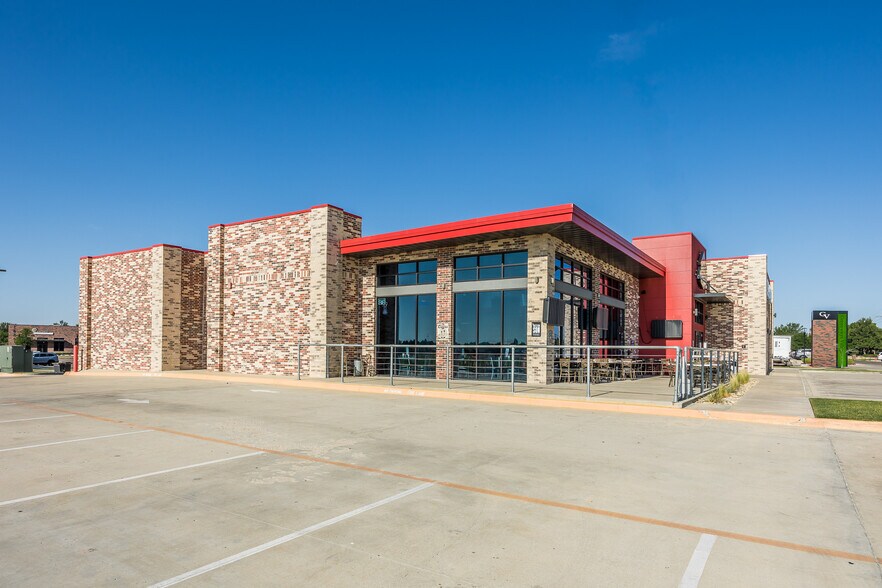 More Photos Of 7609 Hillside Rd, Amarillo Freestanding For Lease