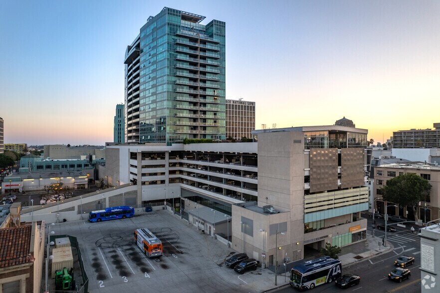 More Photos Of 3785 Wilshire Blvd, Los Angeles Apartments For Lease