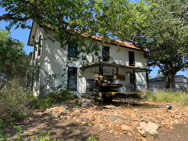 More Photos Of 2201 US Hwy 290 West Building, Dripping Springs Storefront Retail Office For Lease