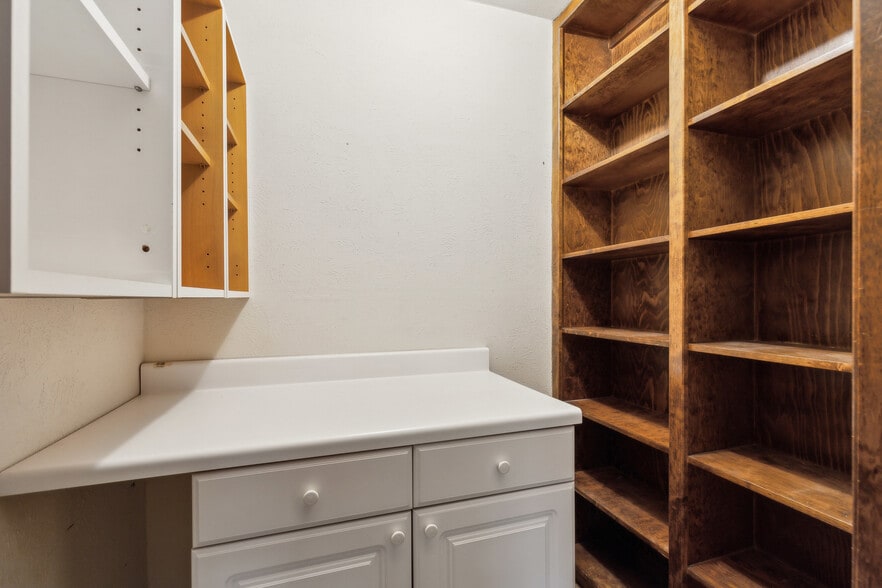 More Photos Of 303 N Ridgeway Dr, Cleburne Medical For Sale