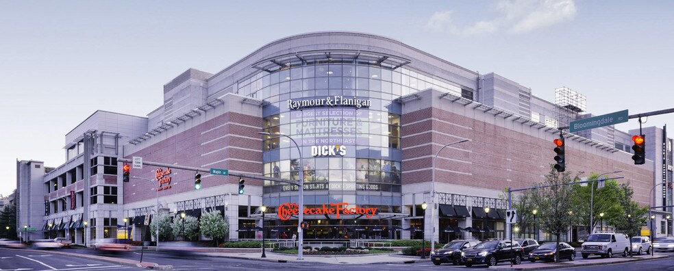 More Photos Of 100 Bloomingdale Rd, White Plains Freestanding For Lease