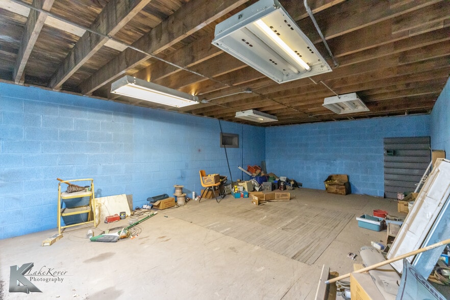 More Photos Of 1901 Cottonwood St, Abilene Industrial For Sale