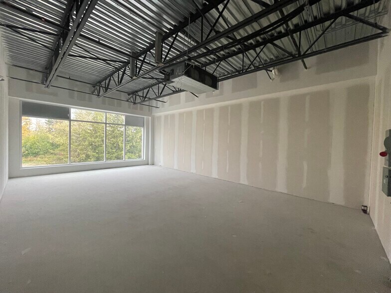 More Photos Of 1670 N Service Rd E, Oakville Office For Sale