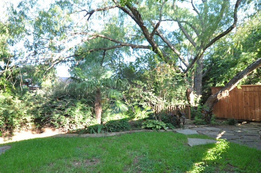 More Photos Of 8849 Carroll Cir, Frisco Freestanding For Lease