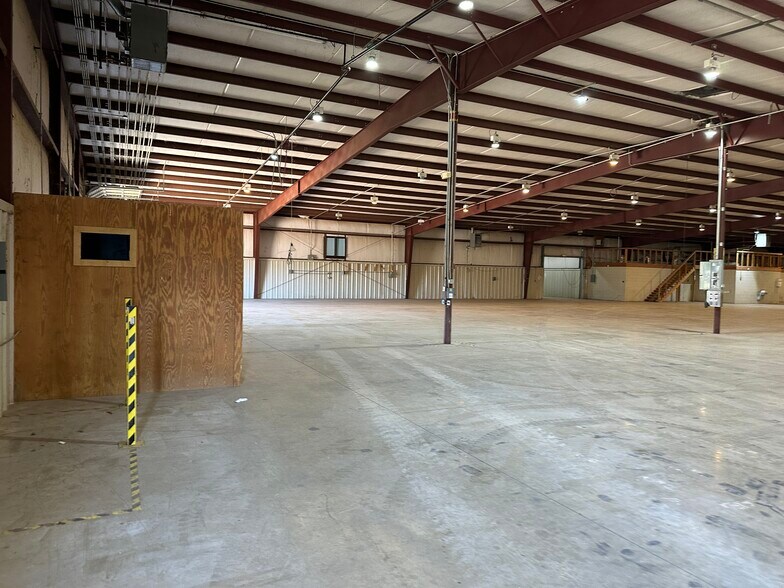More Photos Of 225 Industrial Rd, Savannah Manufacturing For Sale