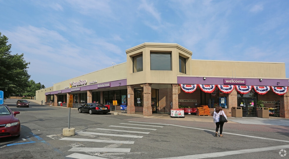 More Photos Of 181-227 Forest Ave, Glen Cove Unknown For Lease