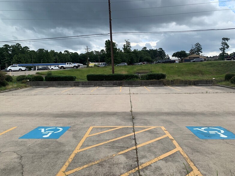 More Photos Of 5457 W Davis St, Conroe Unknown For Lease