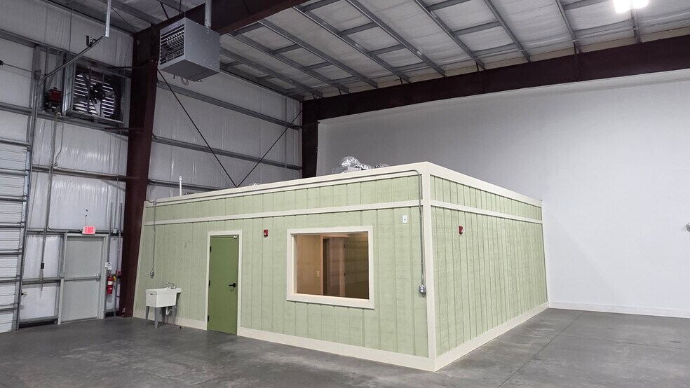More Photos Of 3663 Southland Dr, Flowery Branch Warehouse For Sale