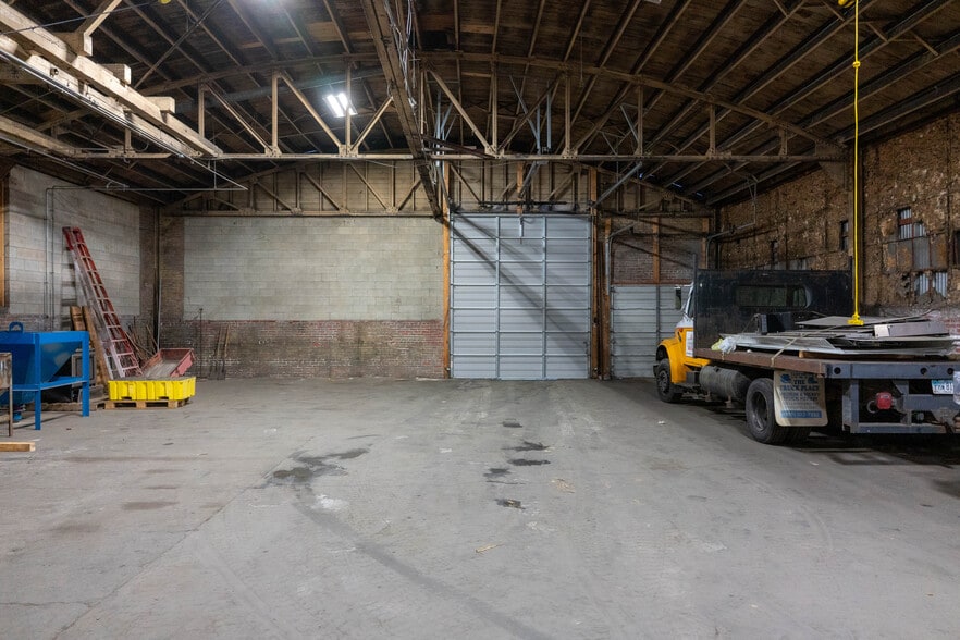 More Photos Of 2424 Columbus Rd, Springfield Warehouse For Sale
