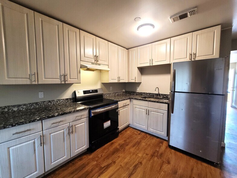 More Photos Of 2553 Lower Wetumpka Rd, Montgomery Apartments For Sale