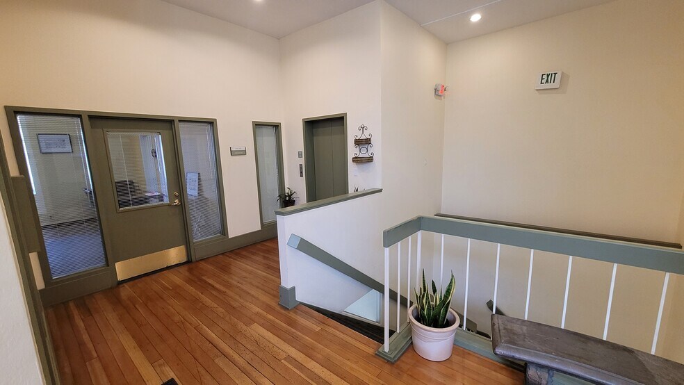 More Photos Of 613-617 4th St, Santa Rosa Office For Sale