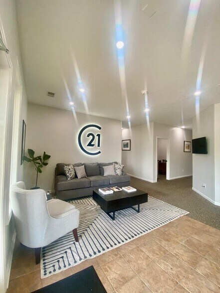 More Photos Of 97 C Michael Davenport Blvd, Frankfort Office For Sale