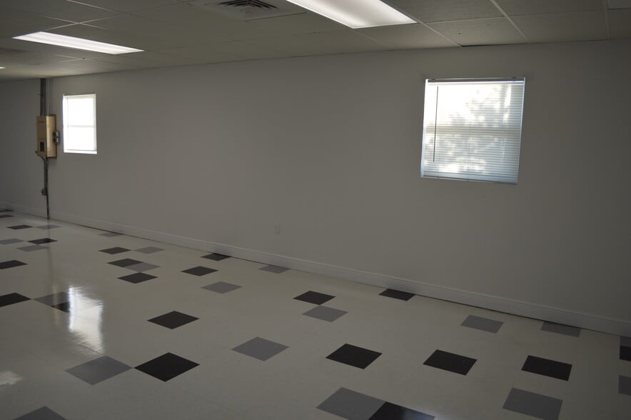 More Photos Of 2979 N 46th Ave, Saint Petersburg Office For Lease