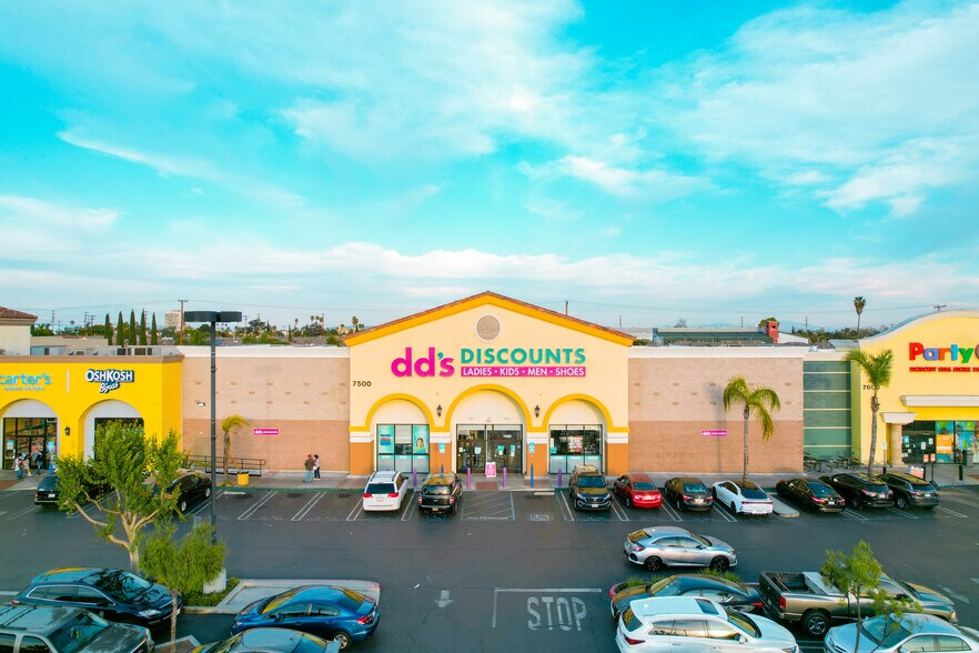 More Photos Of 7000-8000 Alameda St, Huntington Park Unknown For Lease