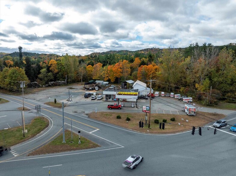 Primary Photo Of 5122 US-5, Weathersfield Service Station For Sale