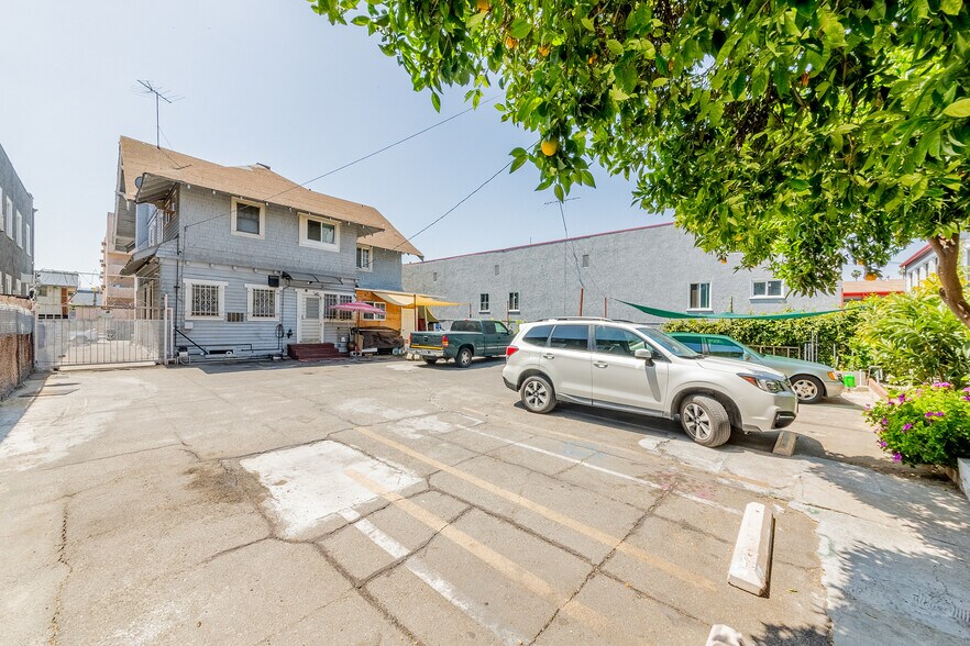 More Photos Of 2961 W 8th St, Los Angeles Land For Sale
