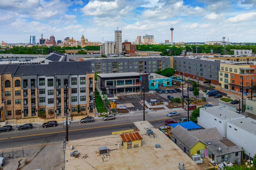 More Photos Of 227 E Cevallos, San Antonio Restaurant For Lease