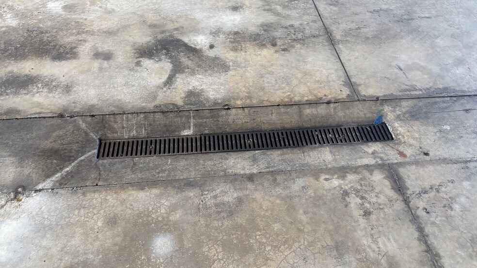 More Photos Of 4592 Dale Dr, Lafayette Industrial For Lease