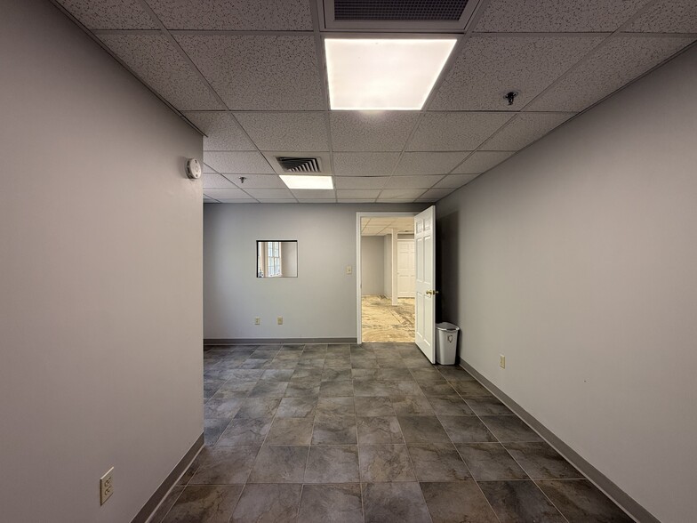 More Photos Of 694 Main St, Holden Office For Lease