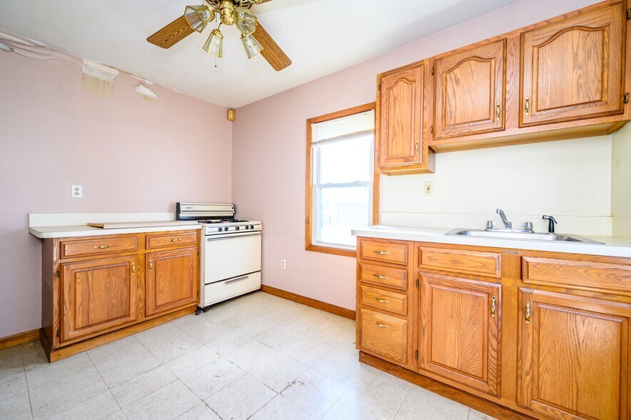 More Photos Of 511 W Westfield Ave, Roselle Park Storefront Retail Residential For Sale