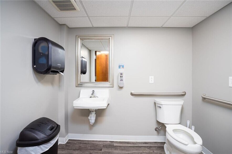 More Photos Of 1109 Eastern Ave, Ashland Office Residential For Sale