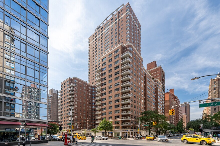 More Photos Of 360 E 72nd St, New York Apartments For Sale