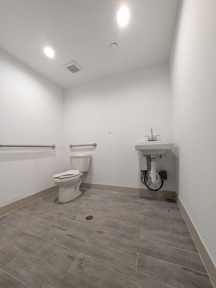 More Photos Of , Rego Park Multifamily For Sale