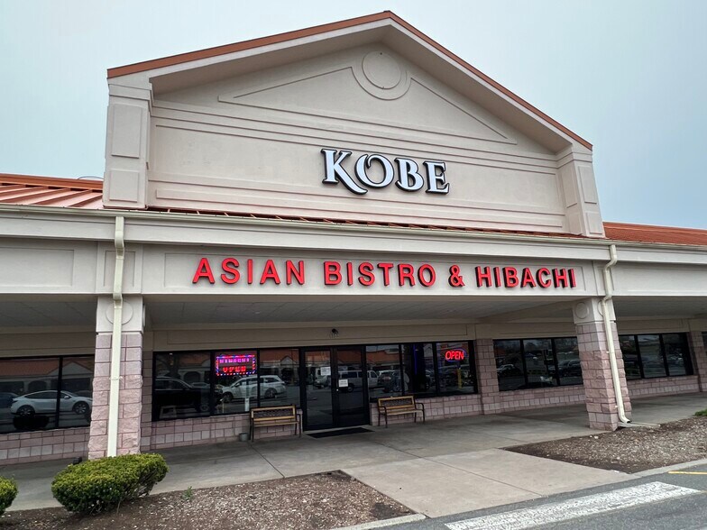 More Photos Of 1125-1205 Tolland Tpke, Manchester Unknown For Lease