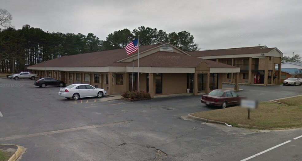 More Photos Of 103 West Blvd, Williamston Hotel For Sale