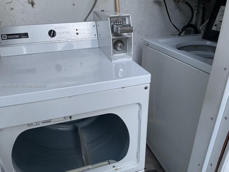 More Photos Of 1471 NW 22nd St, Fort Lauderdale Multifamily For Sale