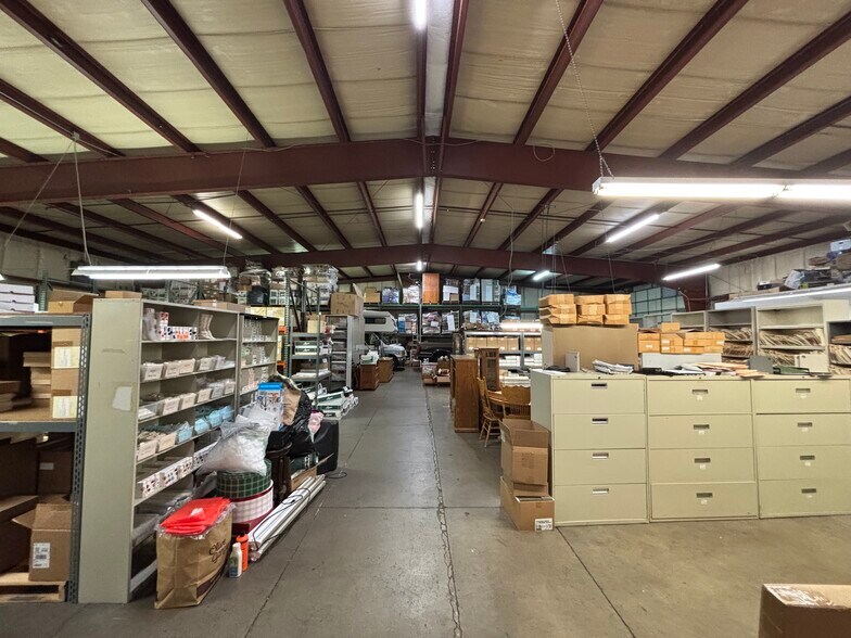 More Photos Of 9144 SE 67th Ave, Portland Warehouse For Sale