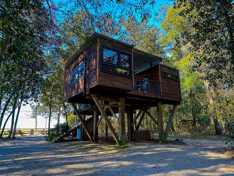 More Photos Of 7009 Creek Stone Rd, Milton Lodge Meeting Hall For Sale